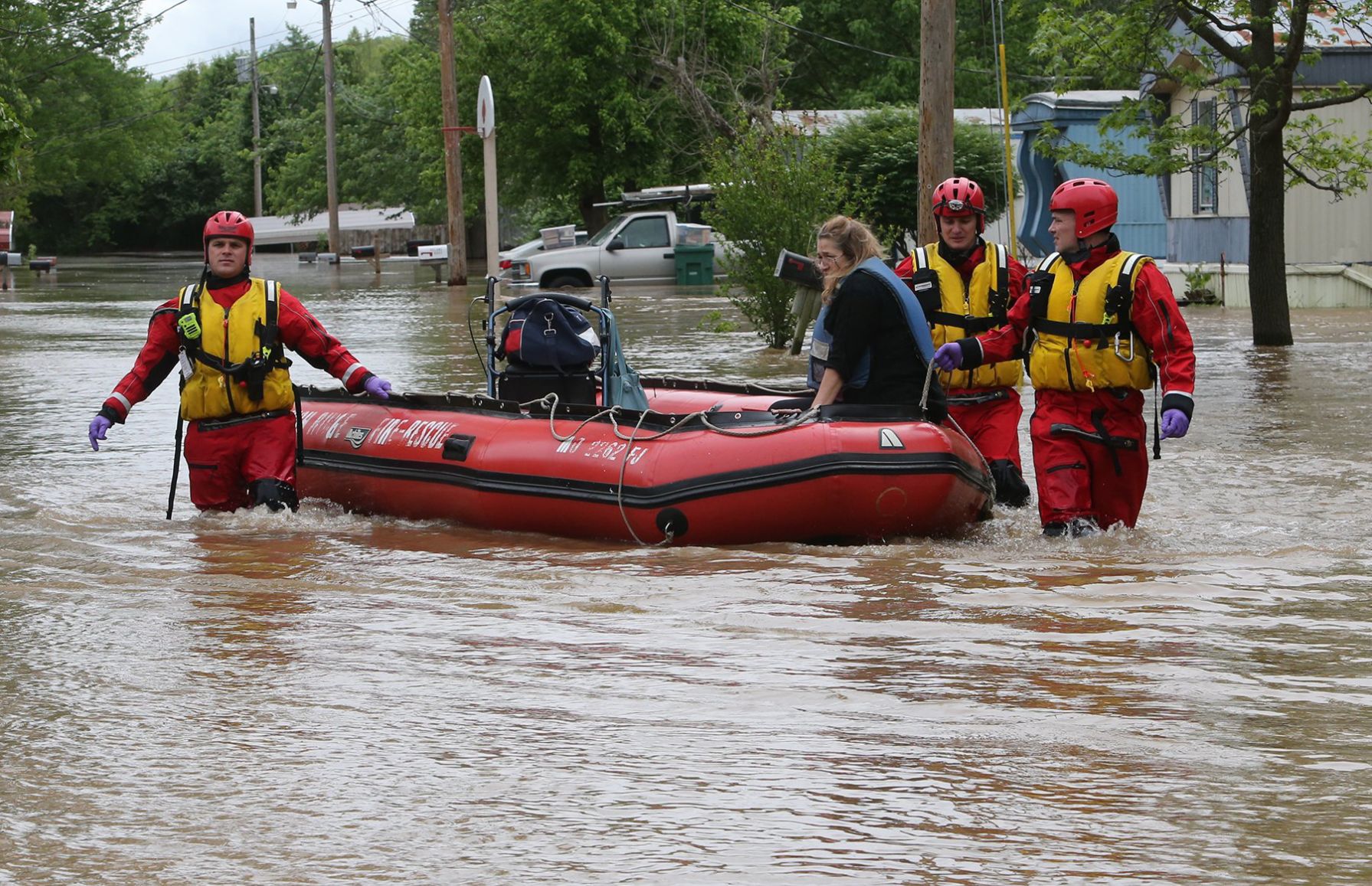 Cedar Hill trailer park flooded by the Big River